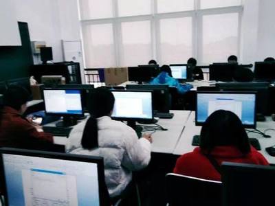 車(chē)輛工程系電腦動(dòng)畫(huà)設(shè)計(jì)培訓(xùn)班圓滿落幕